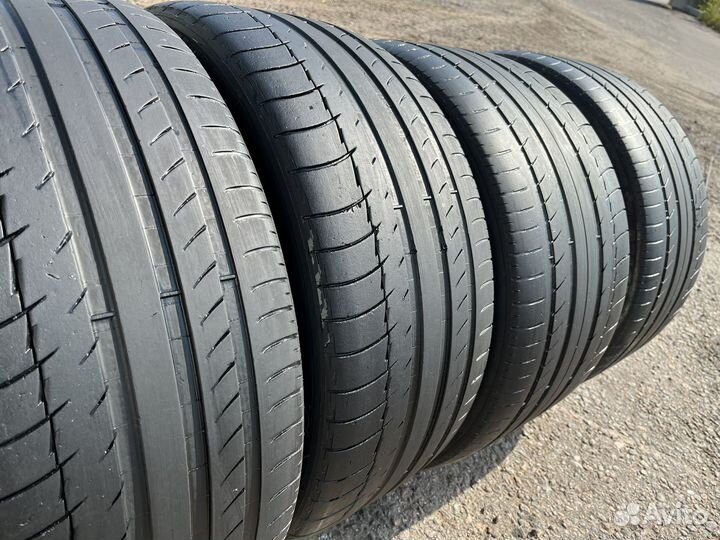 Michelin Pilot Sport 255/40 R20 и 295/35 R20 101Y