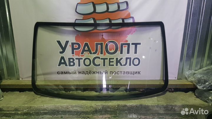 Лобовое стекло Opel Movano