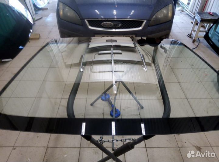 Лобовое стекло Форд Фокус