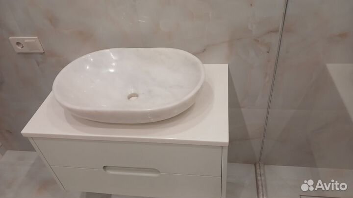 Столешница для ванной из акрилового камня