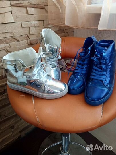 Кроссовки женские