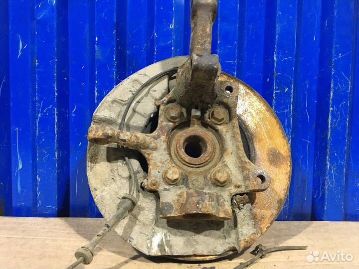 Кулак передний левый Volvo S80 T6 2.8 B6284T 1999