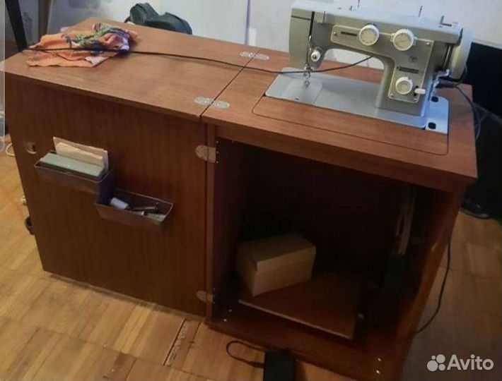 Швейная машинка подольский 142