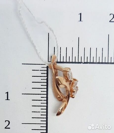 Серьги с синтетическим камнем Золото