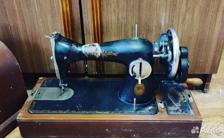 Швейная машинка старинная