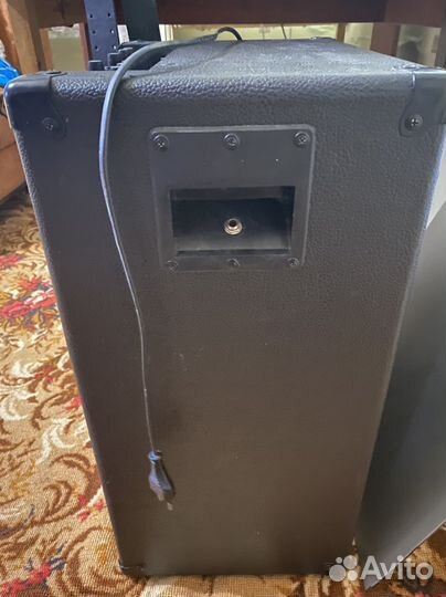 Бaсoвый комбоуcилитeль