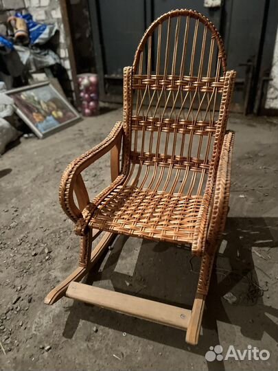 Кресло качалка плетеное детское