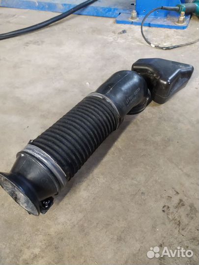 Патрубок воздушного фильтра Toyota Land Cruiser (2