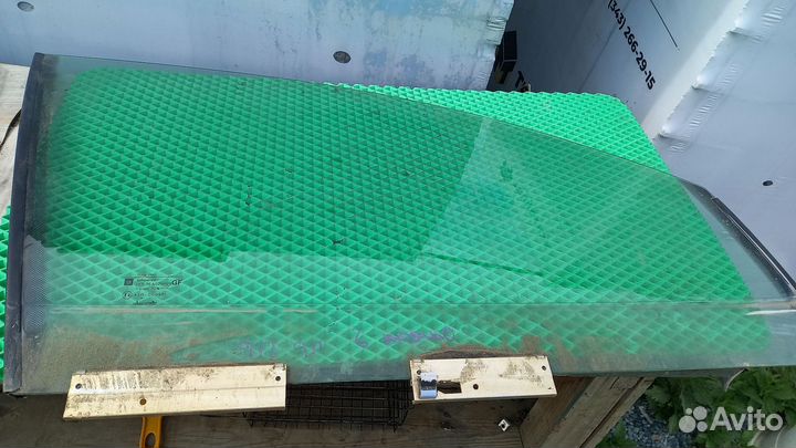 Стекло переднее правое Opel Omega B