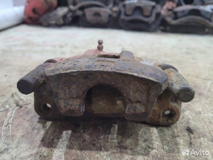 Суппорт задний левый Mitsubishi Outlander CU2W