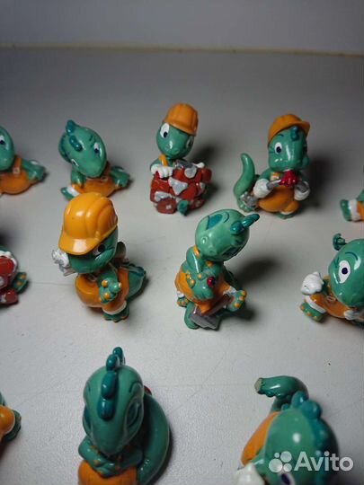 Игрушки из киндер сюрприза 90х, динозаврики
