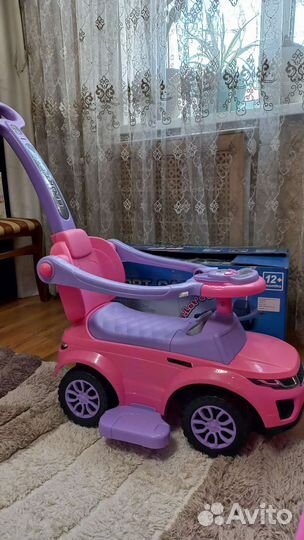 Машинка каталка толокар с ручкой