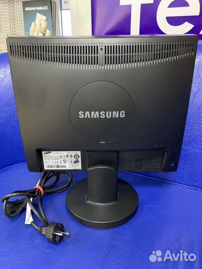 Монитор Samsung