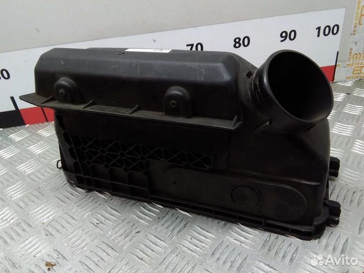 Корпус воздушного фильтра Toyota RAV4 2 (XA20)