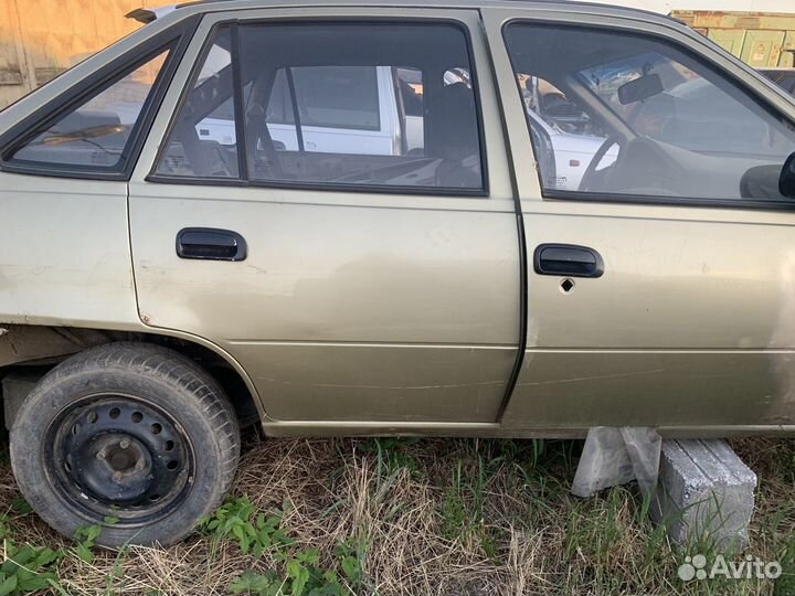 Daewoo nexia Передния правая дверь задние