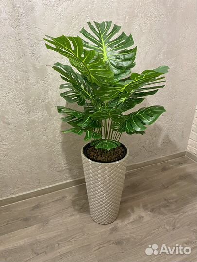 Искусственный цветок большой