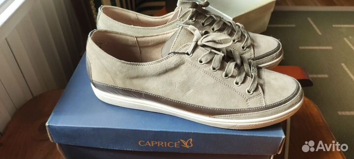 Ботинки на шнурках женские