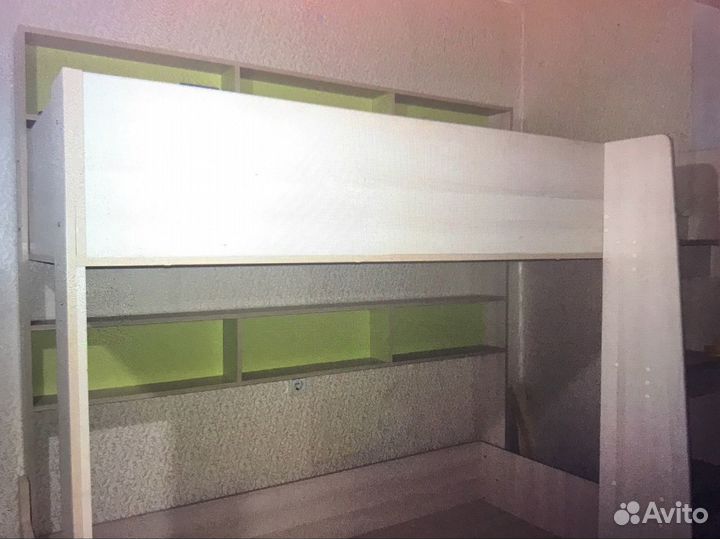 Двухъярусная кровать