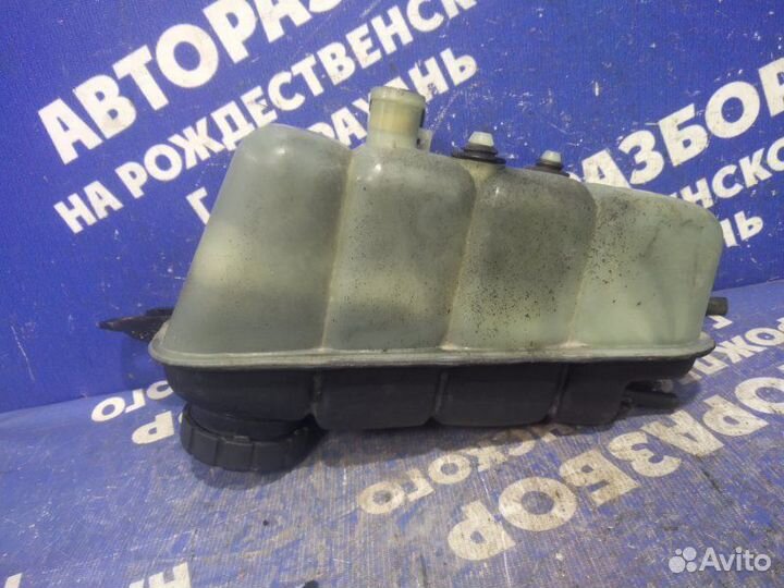 Бачок расширительный Mercedes-Benz W220 седан 2000