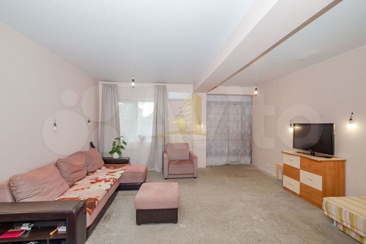 Коттедж 200 м² на участке 10 сот.