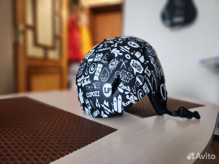 Шлем горнолыжный