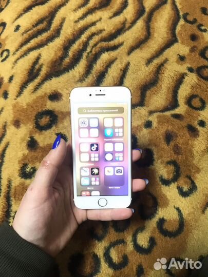 iPhone 6S, 16 ГБ