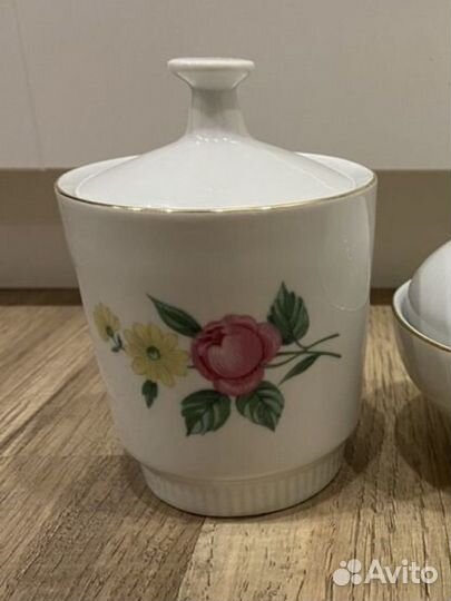 Сахарница с крышкой