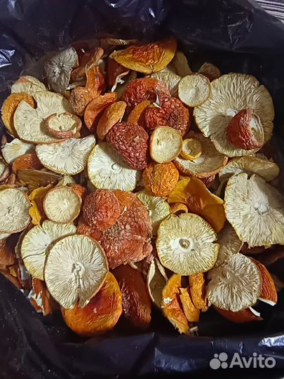 Грибы сушеные красные