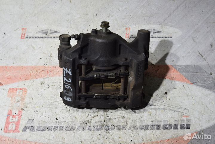 Суппорт зад лево c Toyota Crown Majesta UZS186 3UZ