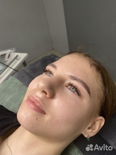 Модель на наращивание ресниц