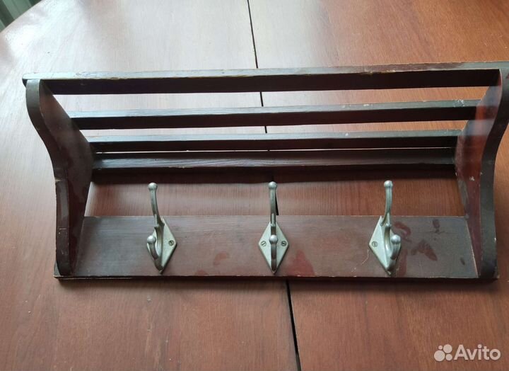 Вешалка деревянная