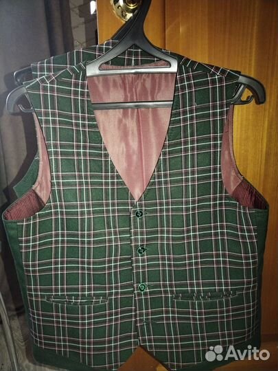 Жилетка для мальчика школьная 4 класс