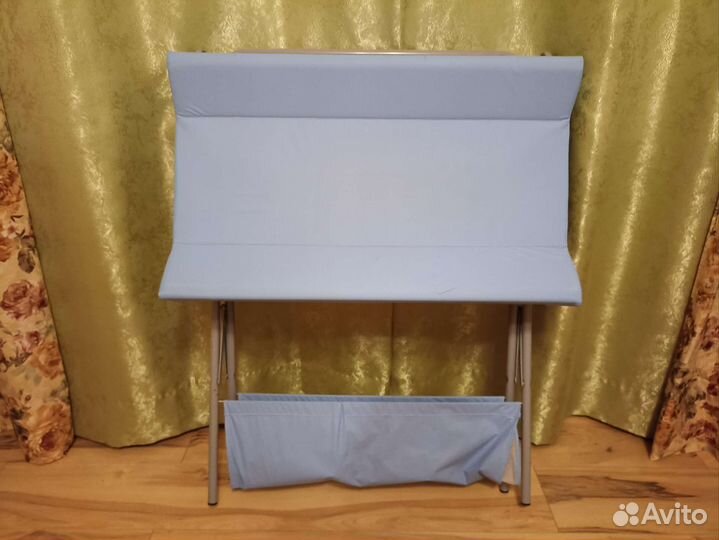 Пеленальный столик