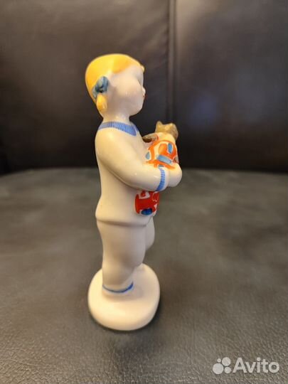 Фарфоровая фигурка-Колыбельная,14см, лфз