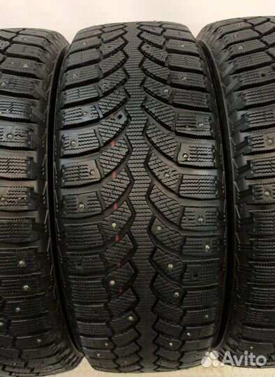 Bridgestone Blizzak Spike-01 225/60 R17 99W