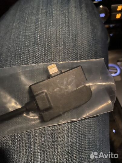 Шнур для подключения айфона к автомобилю VAG