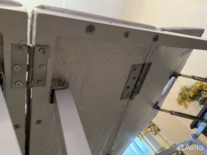 Массажная кушетка