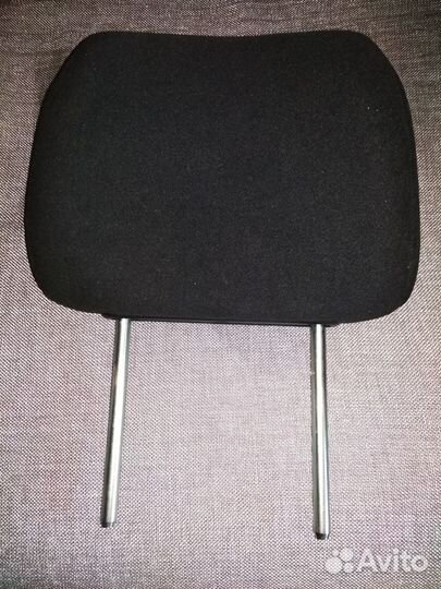 Подголовник задний средний(новый) Lancer 9