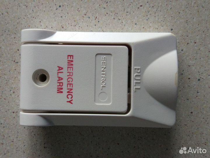 Тревожная кнопка UTC Fire&Security 3045-W