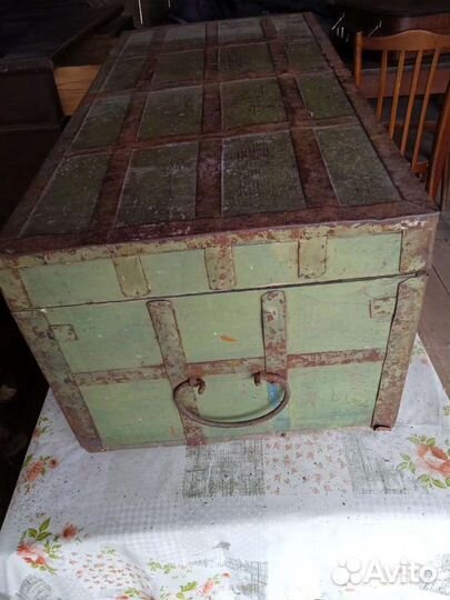 Сундук деревянный старинный