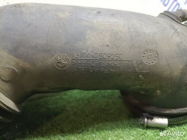 Патрубок воздушного фильтра Land Rover Range Rover