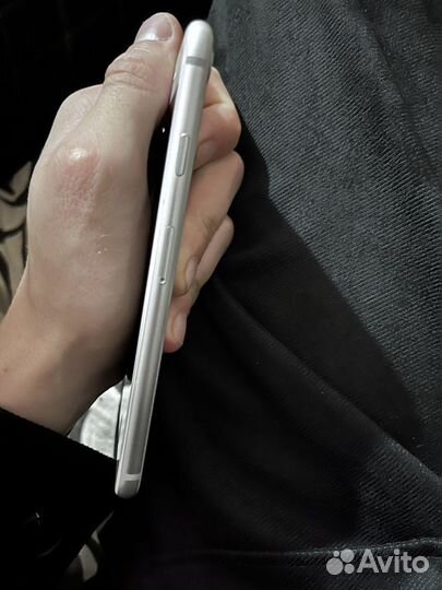 iPhone 8, 64 ГБ