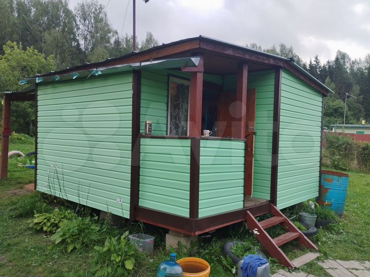 Дом 16 м² на участке 6 сот.