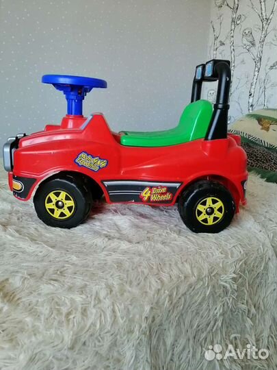 Машинка каталка толокар