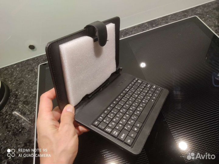 Чехол -клавиатура- подставка для планшета 7