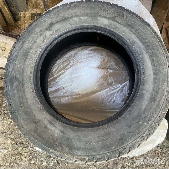 Bridgestone Blizzak DM-V2 255/65 R17 110S
