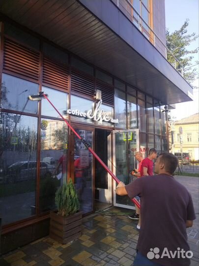 Профессиональная мойка фасадов, окон, остекления