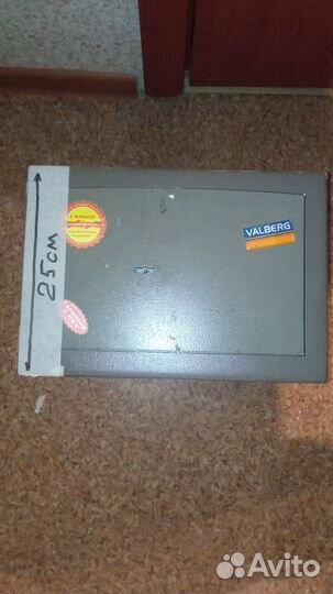 Сейф металлический