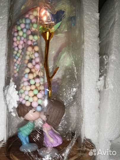 Вечная роза в колбе