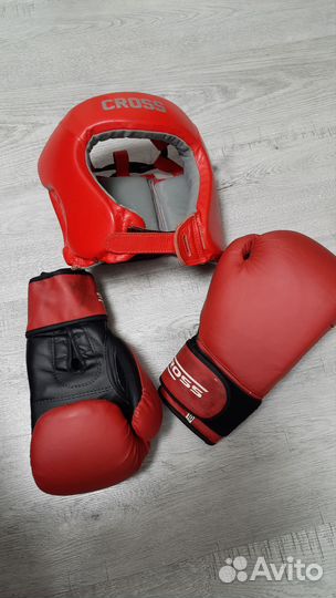 Боксерские перчатки и шлем детские